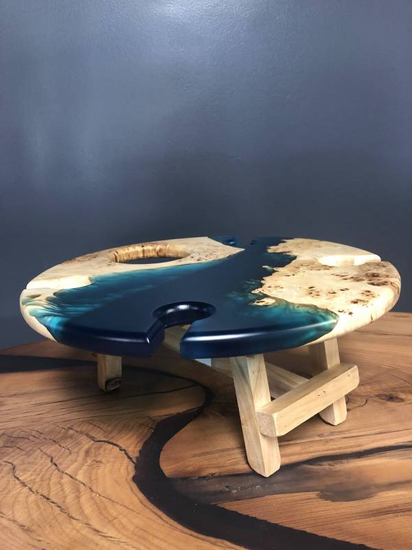 Wine epoxy and wood table (01)