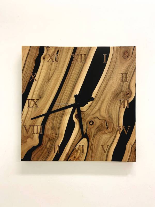 Epoxy and wood wall clock (17)